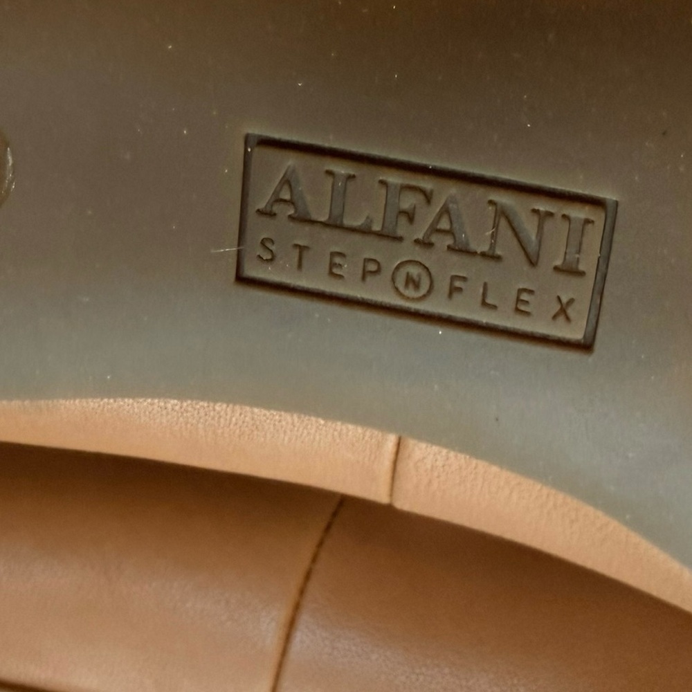 Alfani Step N Flex Leather Pumps Caramel Brown Pumps Tan Heels Size 9M NWOB - Picture 2 of 9